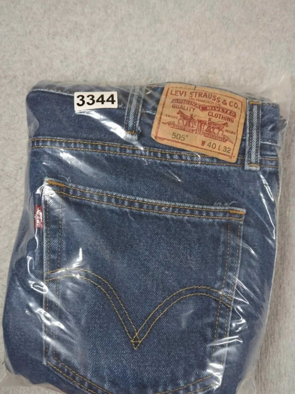 Levi's 505 Jeans Men's 40x32 (Actual 38x31) Blue Denim Regular Straight Fit